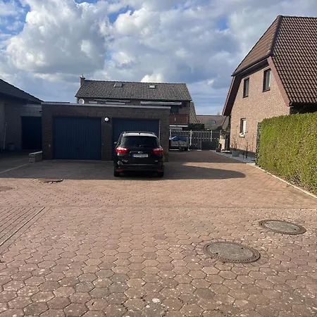 Vier Apartment, Messe Naehe, 9 Personen Laatzen